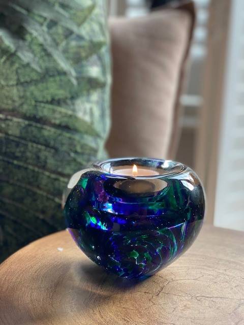 A12TPGB tealight urn Purple green blue urn