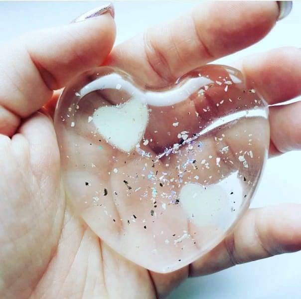 Resin hart urn As Creations