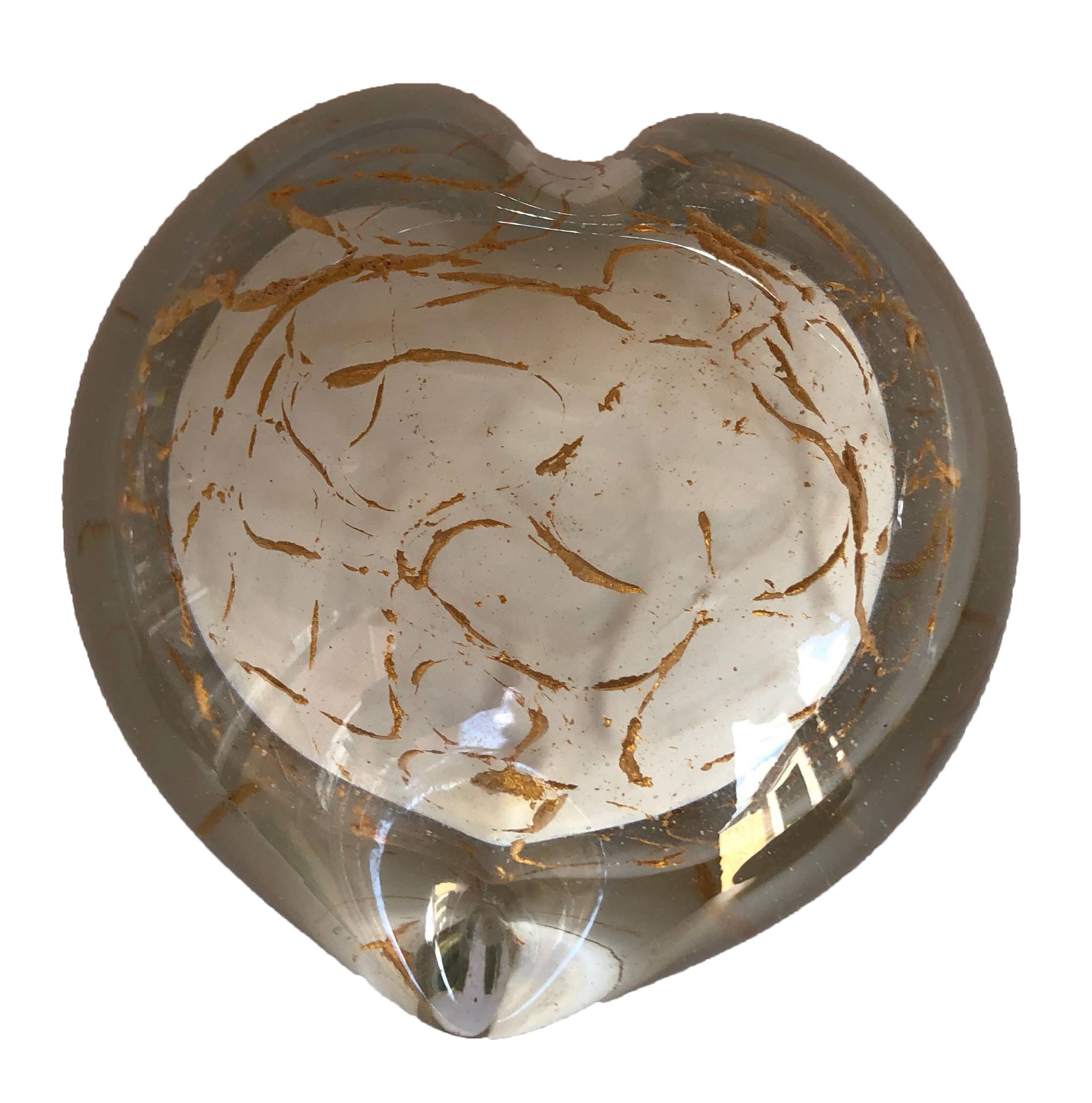Hart urn wit met blad goud