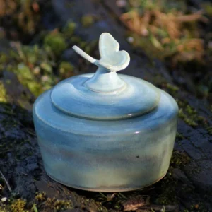 Mini urn vlinder lichtblauw