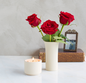 HELIOS – handgemaakte mini urne met theelichthouder in beige engobe