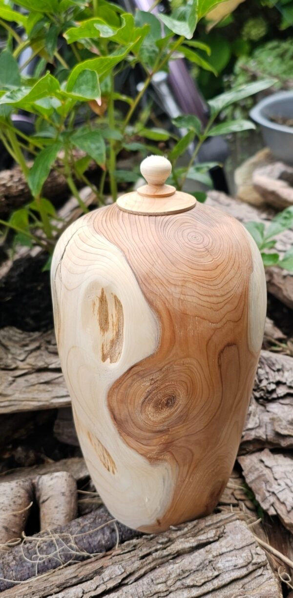 Houten mini urn taxus 0,6 liter - Afbeelding 3
